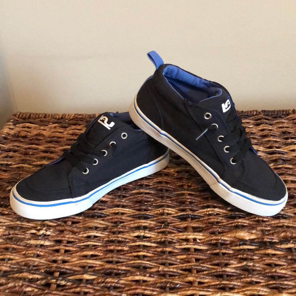 Boy’s Canvas Shoes Size 3